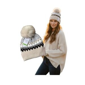 Time And Tru Fair Isle Beanie With Pom Pom
OS 
See Picture For Details